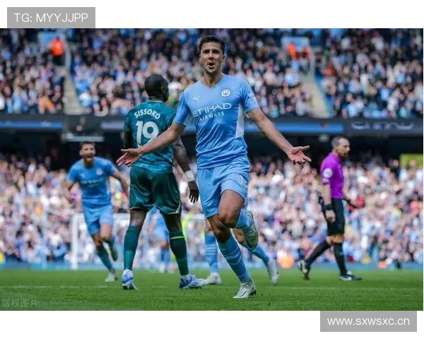 罗德里对比基米希：现代全能后腰的结构差异与角色对比