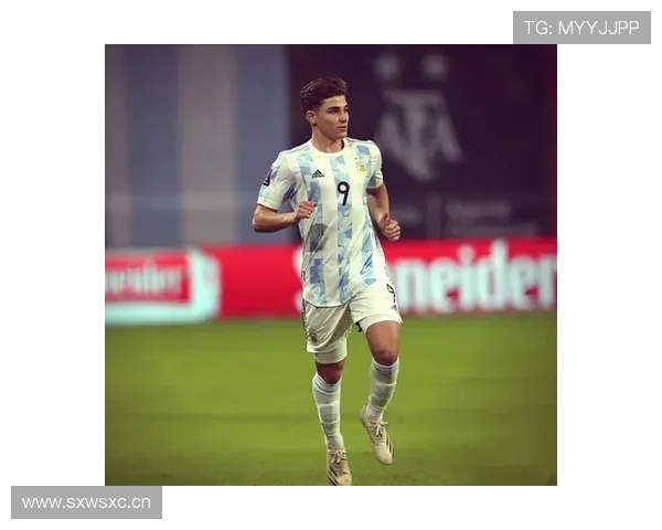 阿尔瓦雷斯：从阿根廷小城到世界杯冠军的逆袭之路解析