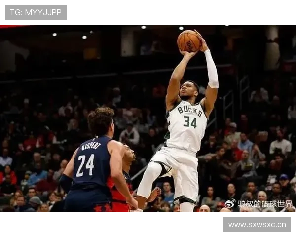 阿德托昆博NBA本季挡拆拉开，较上季内线效率提升